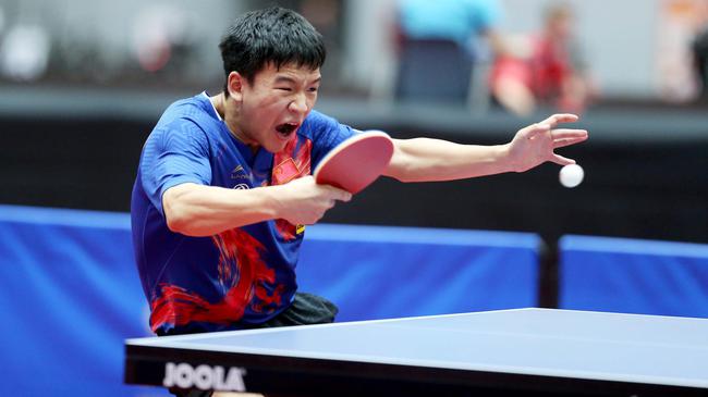 点评海港补时争议点球应该VAR介入看一下！.