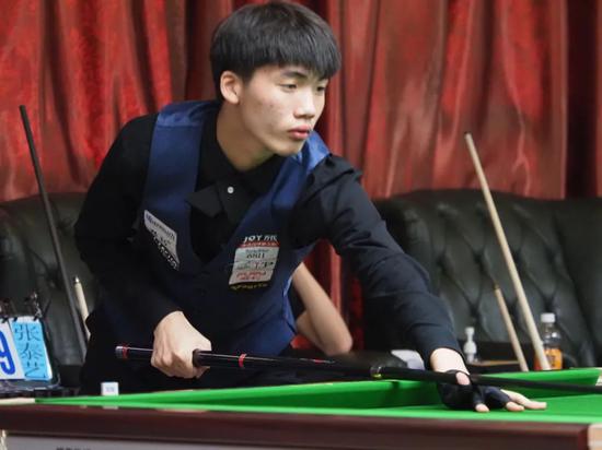 廖力生的背 廖力生的背