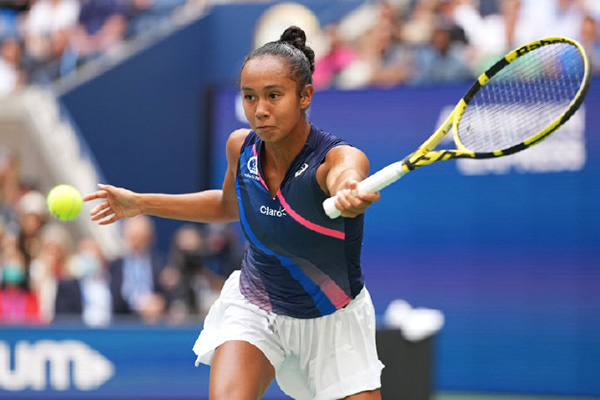 许多人对她 许多人对她